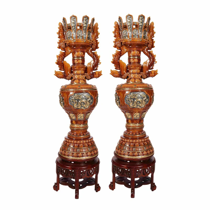chan-den-tho-mac-men-hoang-luu-ly-1 Ý nghĩa đế nến trên bàn thờ