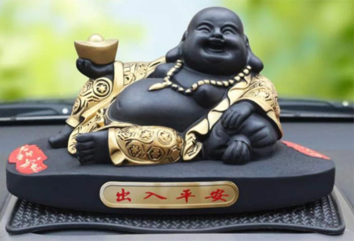 phật di lặc trên ô tô